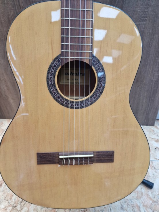 1-1-271059-4-Guitarra Clasica Admira Alba