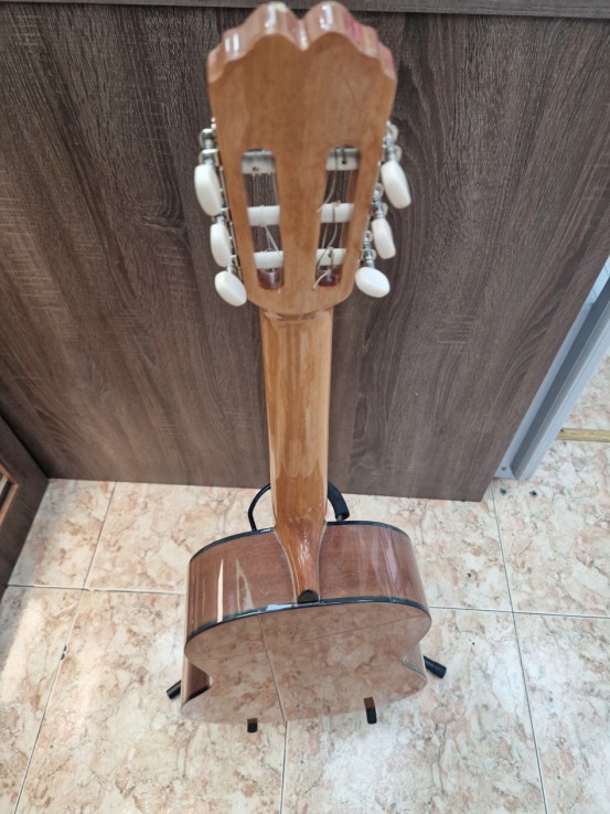 1-1-271059-6-Guitarra Clasica Admira Alba