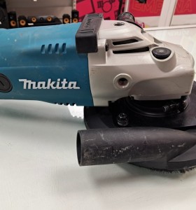 6-6-166756-1-Radial Makita Ga9020r 2200w 2