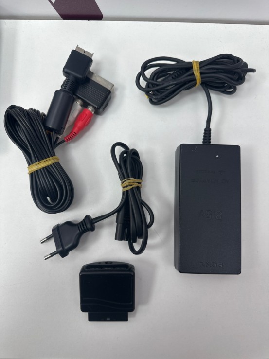 8-8-77345-2-Consola PS2 SCPH-75004
