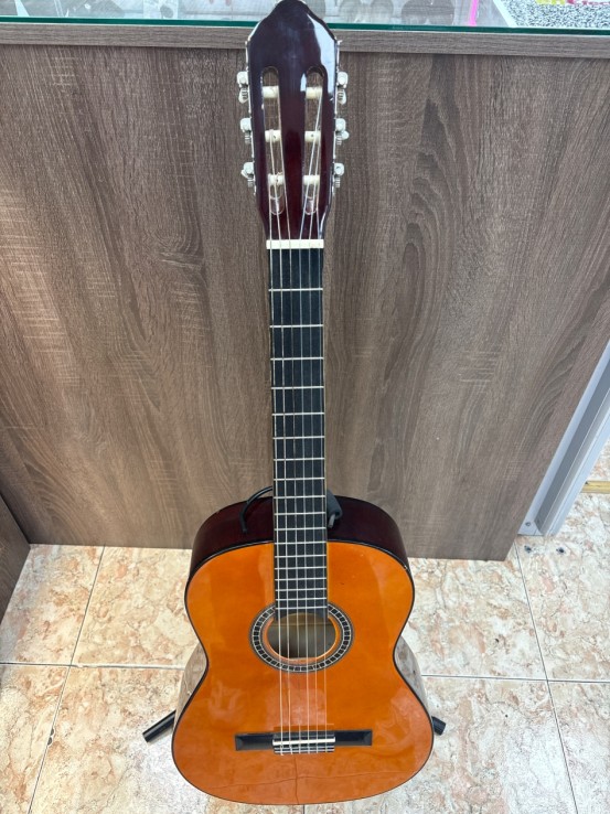 1-1-270984-1-Guitarra Clasica Msa C20