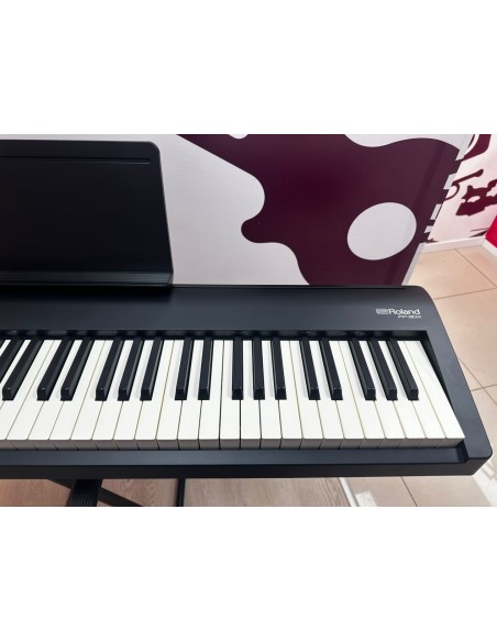 9-9-76933-5-Piano Roland Fp-30x
