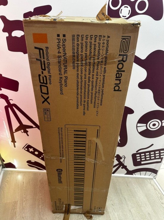 9-9-76933-8-Piano Roland Fp-30x