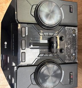 1-1-263970-1-Sonido Altavoz Portatil Bluetooth LG Om5560 2