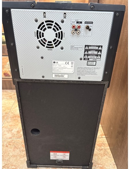 1-1-263970-4-Sonido Altavoz Portatil Bluetooth LG Om5560