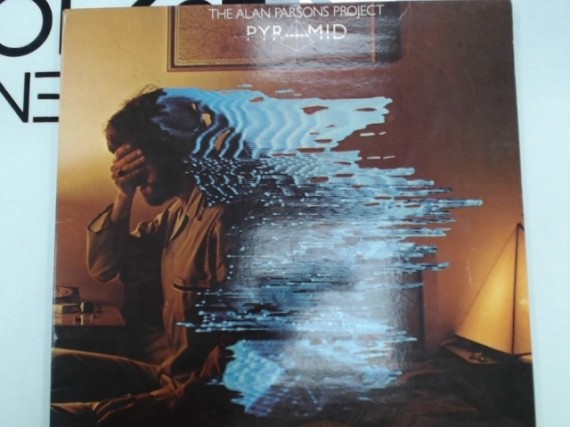 6-6-168406-1-Coleccionismo musical Pyramid