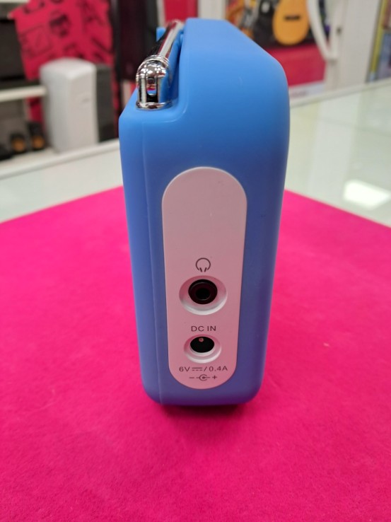 6-6-168488-3-Radio Portátil Sangean