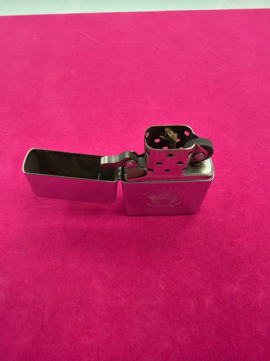 6-6-168503-4-Encendedor Zippo United States Of America
