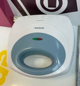 9-9-77034-2-Sandwichera Taurus Phoenix 