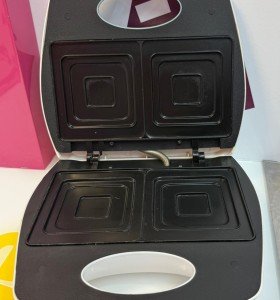 9-9-77034-2-Sandwichera Taurus Phoenix  2