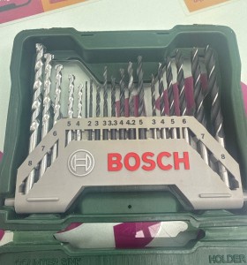 8-8-77496-1-Brocas Maletin Bosch X-Line de brocas y puntas de atornillar x 33 pz