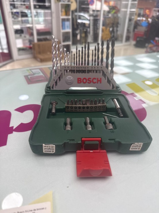 8-8-77496-2-Brocas Maletin Bosch X-Line de brocas y puntas de atornillar x 33 pz