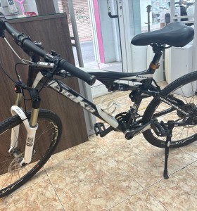 1-1-271507-1-Bicicleta Montana Gorka Dessnivel Blanca Negra 26.5 talla M 