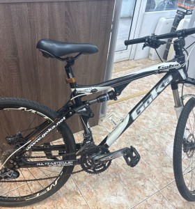 1-1-271507-1-Bicicleta Montana Gorka Dessnivel Blanca Negra 26.5 talla M  2