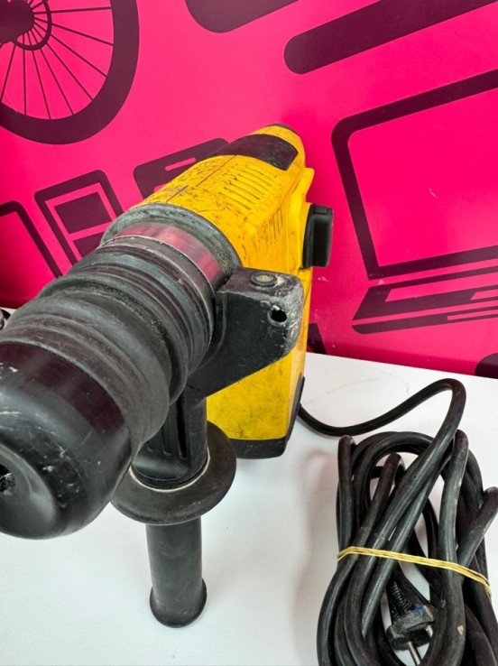 7-7-81041-5-Martillo Taladro Dewalt DW570