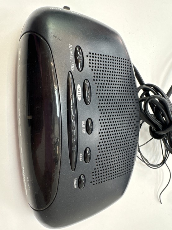 1-1-271638-1-Radio Despertador Thomson RR39