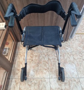 1-1-271736-1-Andador Uniprodo Rollator 2 En 1 2