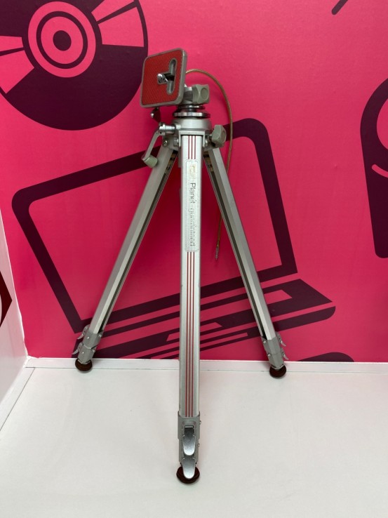 8-8-77574-1-Tripode Planet