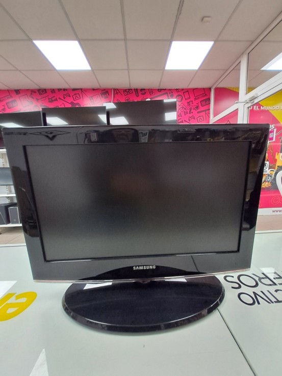 6-6-168752-1-Televisor LCD Samsung LE22b450c4w