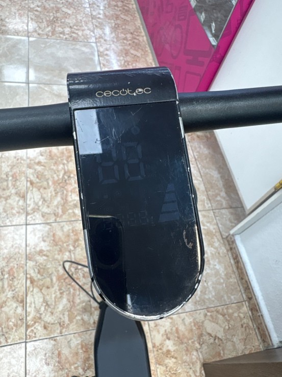 1-1-270306-4-Patinete Cecotec Bongo 