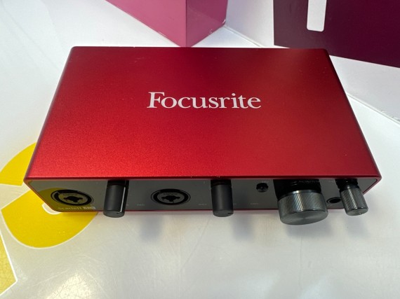 9-9-77266-2-Interface Focusrite Scarlett 4i4 3rd Generacion 