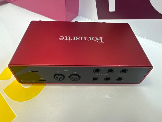 9-9-77266-3-Interface Focusrite Scarlett 4i4 3rd Generacion 