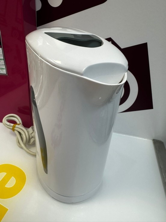 9-9-77306-2-Hervidor Agua Tristar 1.7 Litros 2000w