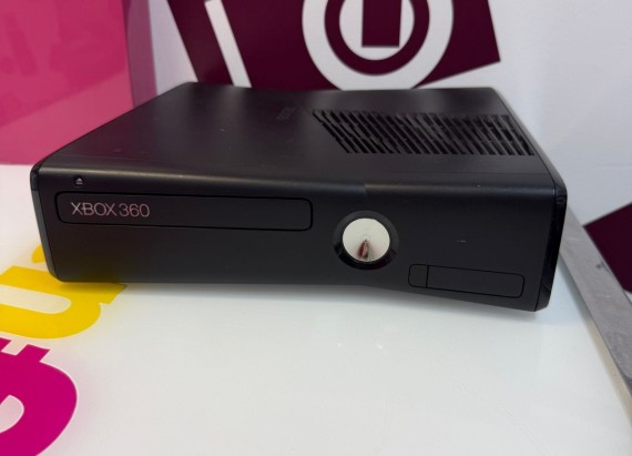 9-9-77280-3-Consola Xbox 360 1439 2.7gb
