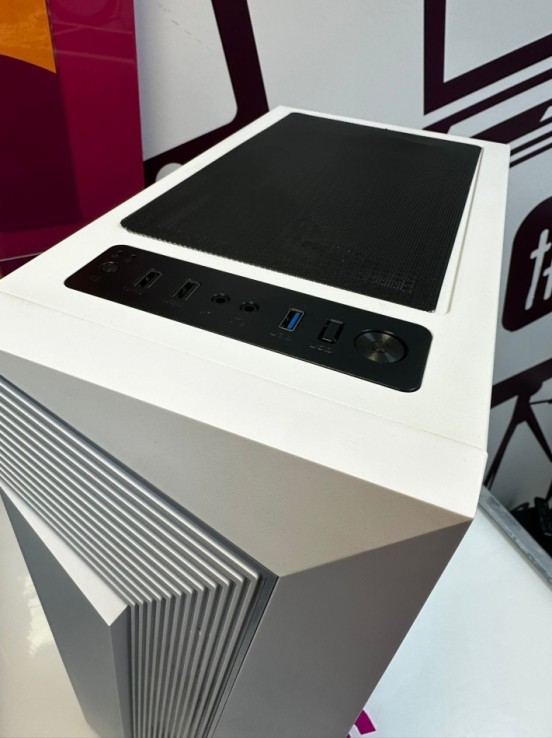 9-9-73189-4-Ordenador Sobremesa PC Desktop -0VR2326 AMD RYZEN 3 3200G 16GB 512gb Ssd