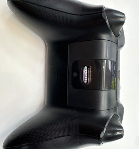 1-1-272261-1-Mando Xbox Series S X Carbon Black 2