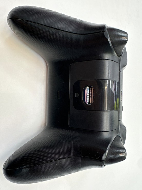 1-1-272261-2-Mando Xbox Series S X Carbon Black