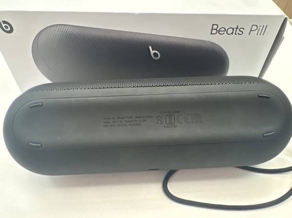 1-1-272257-3-Altavoces HiFi Beats Pill 