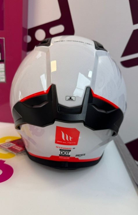 9-6-168925-3-Casco Integral MT Stinger Talla L (sin Uso)