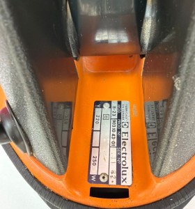 8-8-77782-1-Pulidora De Suelo ELECTROLUX B23 250w 2