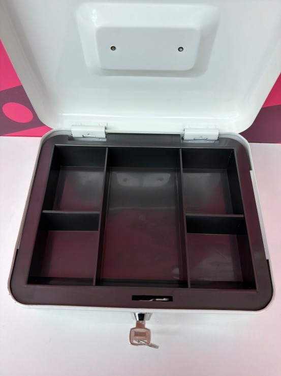 8-8-77811-2-Caja fuerte Blanca 