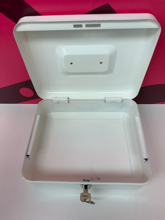 8-8-77811-3-Caja fuerte Blanca 