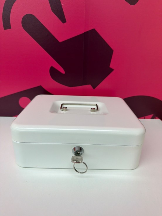 8-8-77811-5-Caja fuerte Blanca 