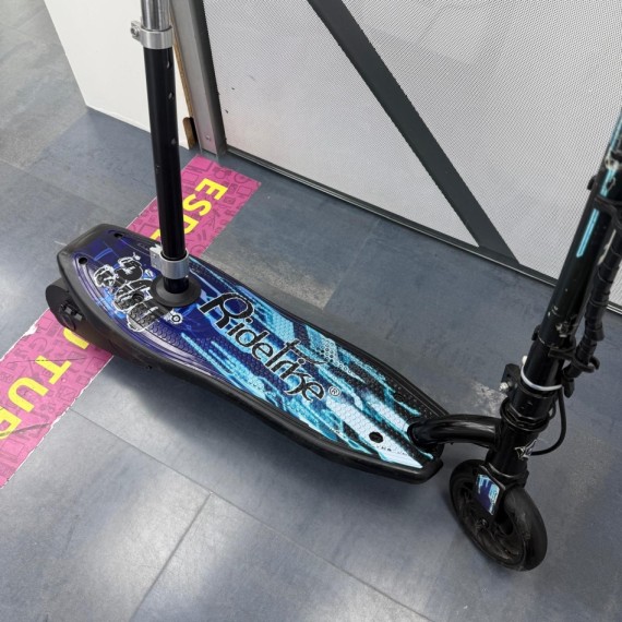 8-8-68900-2-Patinete Electrico Con Asiento 24 V. 4.5 Ah.