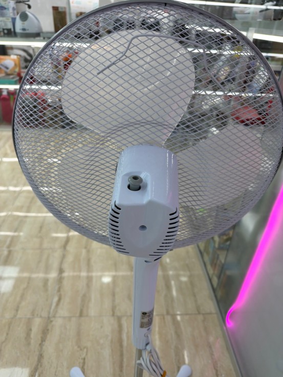 8-8-77829-3-Ventilador de pie blanco Klindo