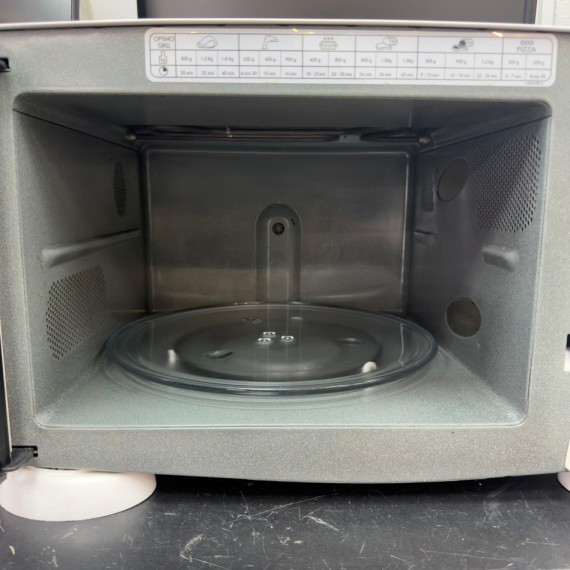 7-7-87199-2-Microondas Moulinex AET4