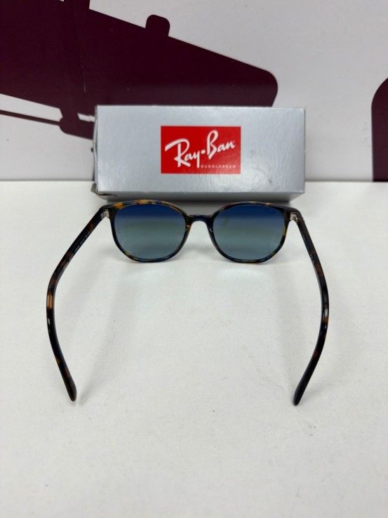 8-8-76213-3-Gafas De Sol Señora Rayban 2197 ELLIOT 