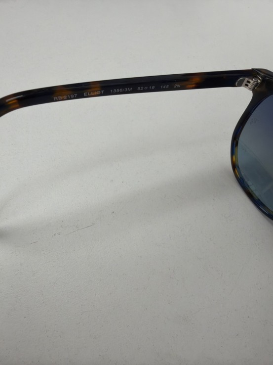 8-8-76213-4-Gafas De Sol Señora Rayban 2197 ELLIOT 