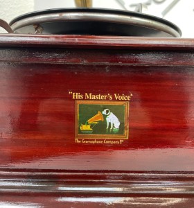 1-1-269399-1-Hogar y complementos Gramofono The Masters Voice 2
