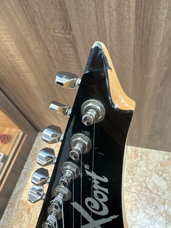 1-1-272649-4-Guitarra Electrica Xcort X-2