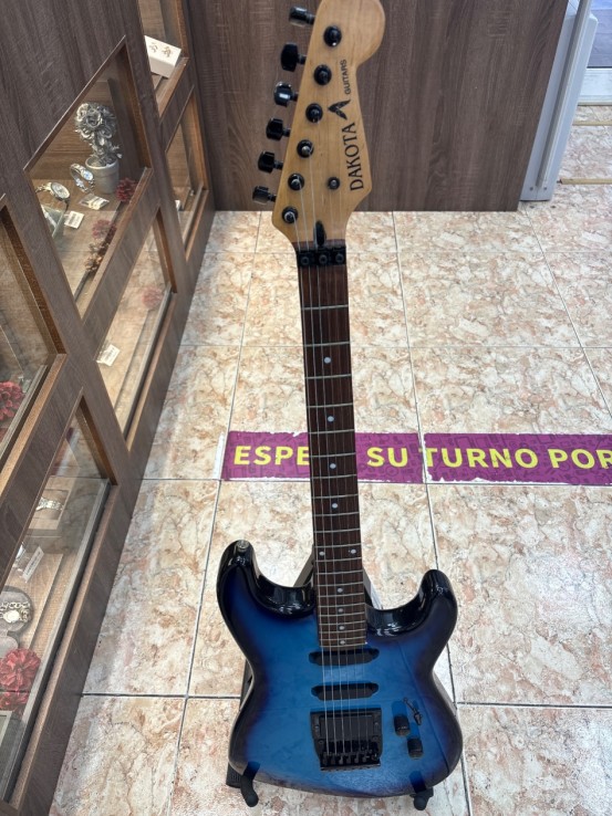 1-1-272648-1-Guitarra Electrica Dakota Negra
