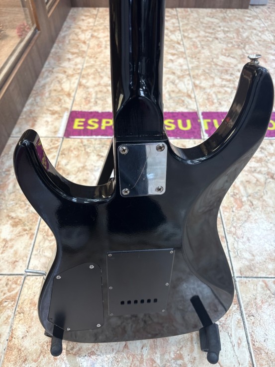 1-1-272650-5-Guitarra Electrica Starforce Negra Años 80