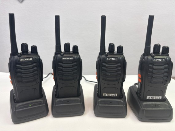 1-1-270806-1-Walkie Talkie 2 Synic 2 Baofeng