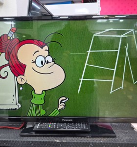 1-1-272703-1-Televisor LED Panasonic Tx32A300e Negra