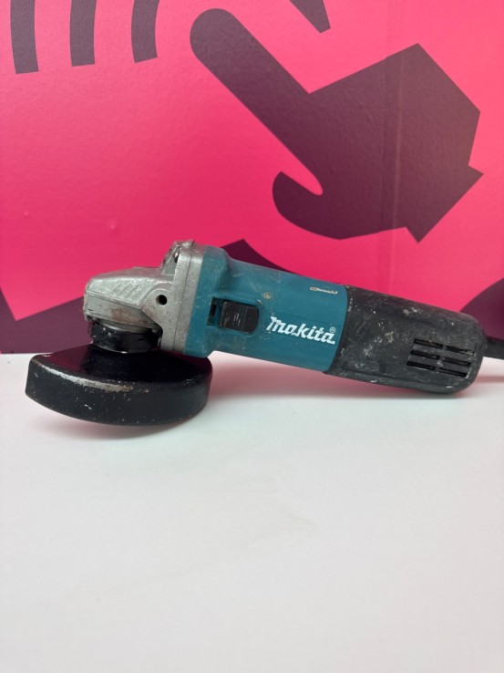 8-8-76795-1-Radial Makita 9557HNR 115 mm 840W (SIN GARANTIA)