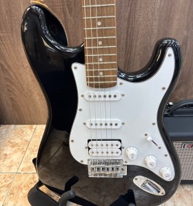 1-1-265973-1-Guitarra Electrica SoundSation Series Negra Y Blanca Amplificador EK AG-10 2